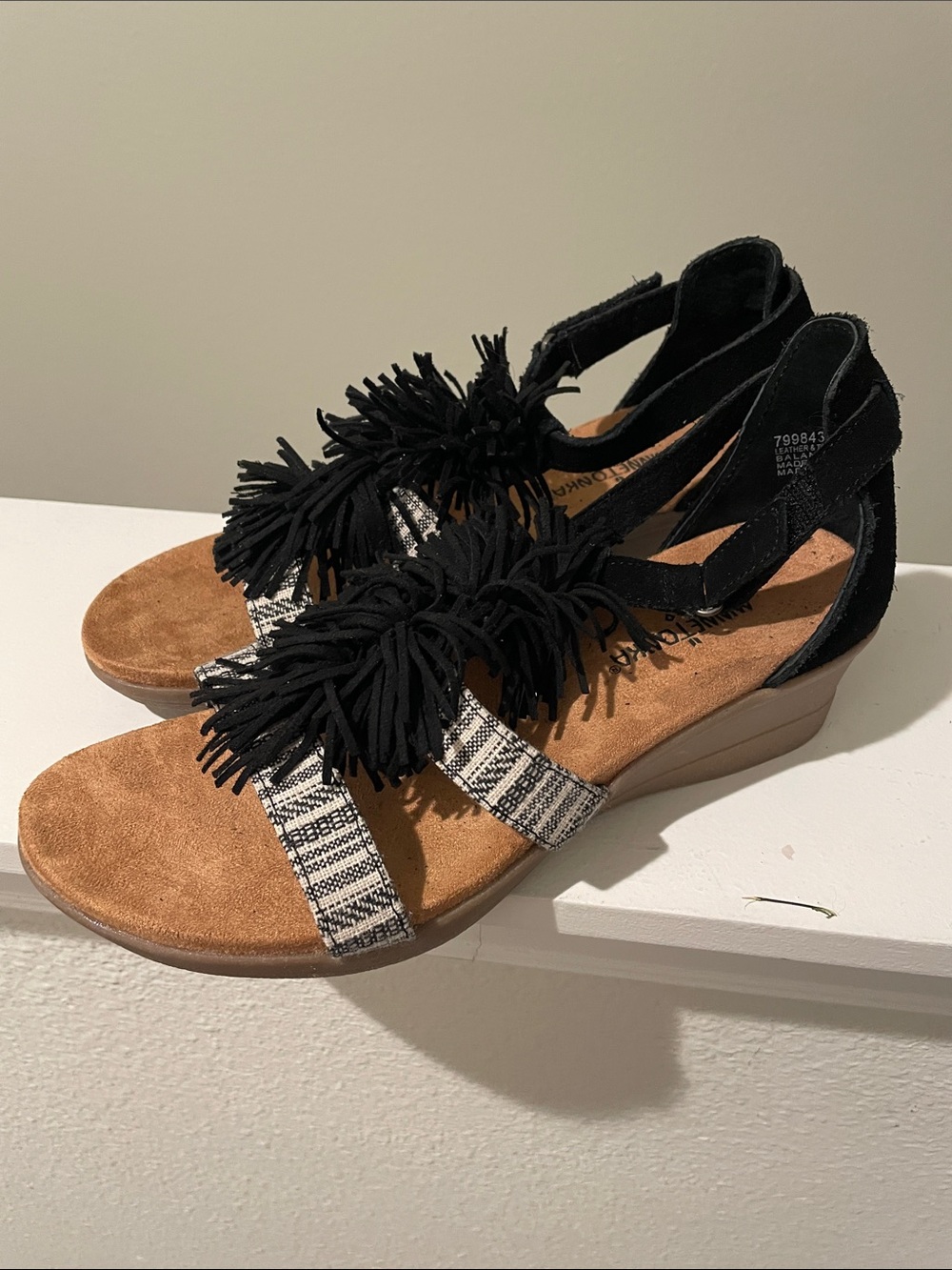 Minnetonka Desi Fringe Wedge Sandal size 9